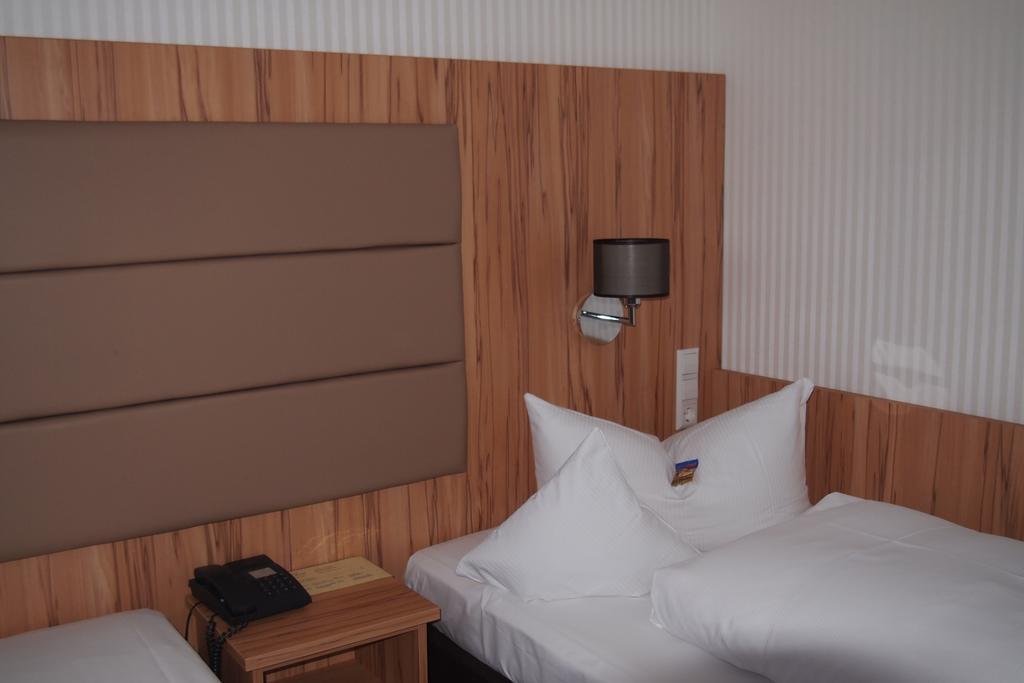 Hotel Am Bad Tübingen Rum bild